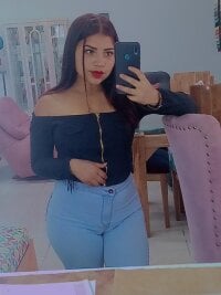 mila_sweet_v's Offline Chat Room