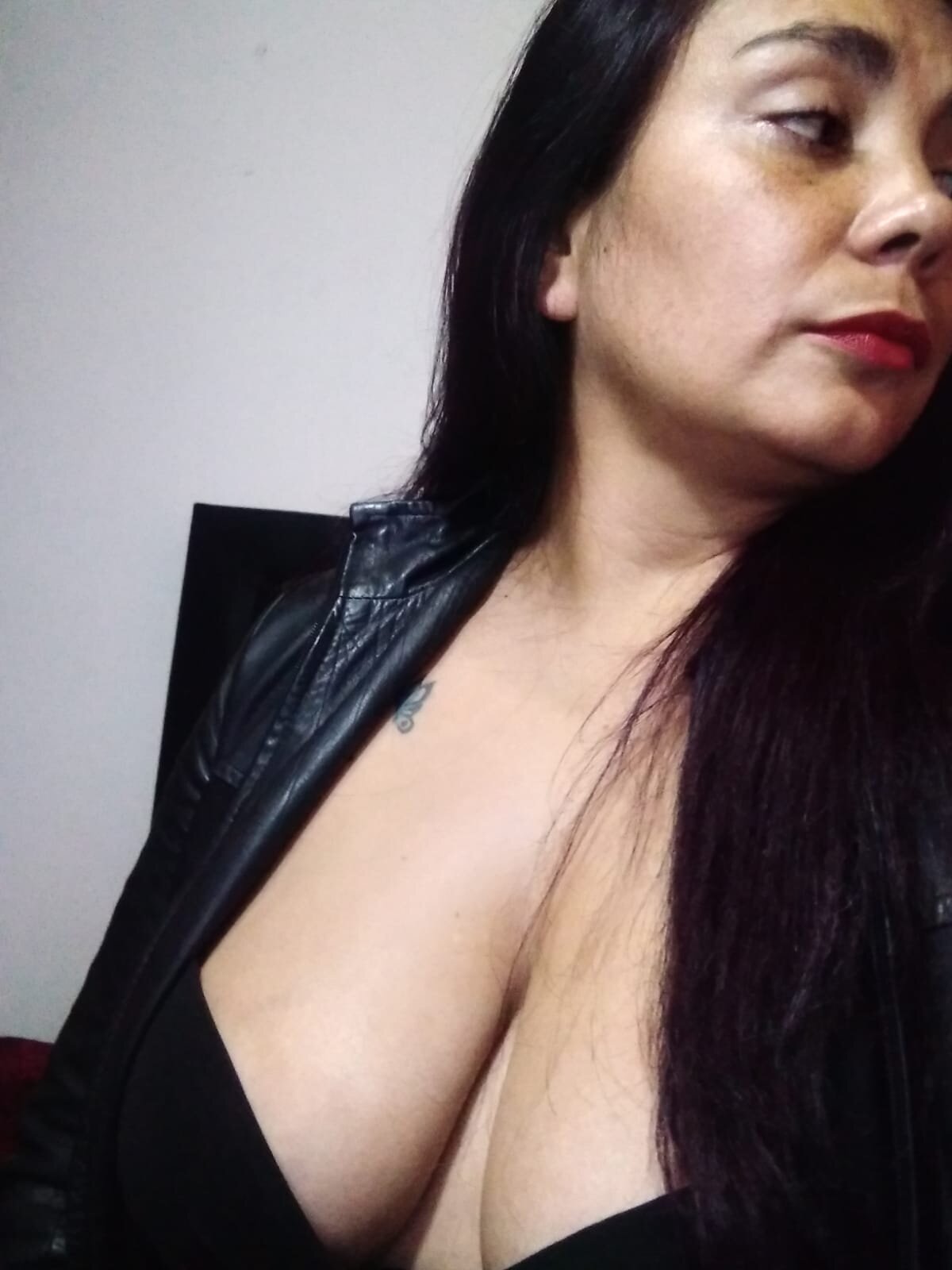 vivian_milfpaint