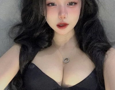 Linhtruong_ Female Spanking Naked Cam