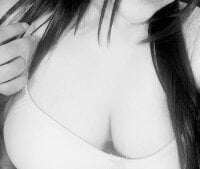 Nikki_Ahuja's Offline XXX Chat