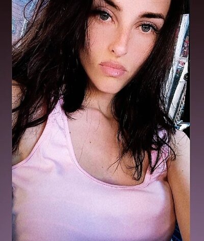 Thelma_Hettie on StripChat