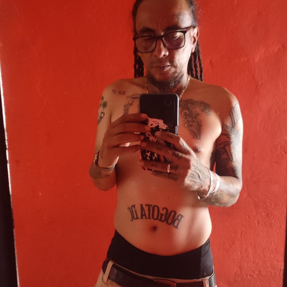 leondorado27 Adlı Modelin Çevrimdışı XXX Sohbeti