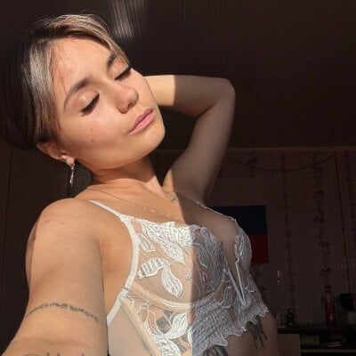 Rebecca_Rodriquez Female Nylon Cam Nude