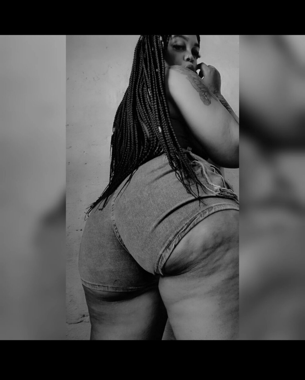 Naughty-Mel live cam model at StripChat