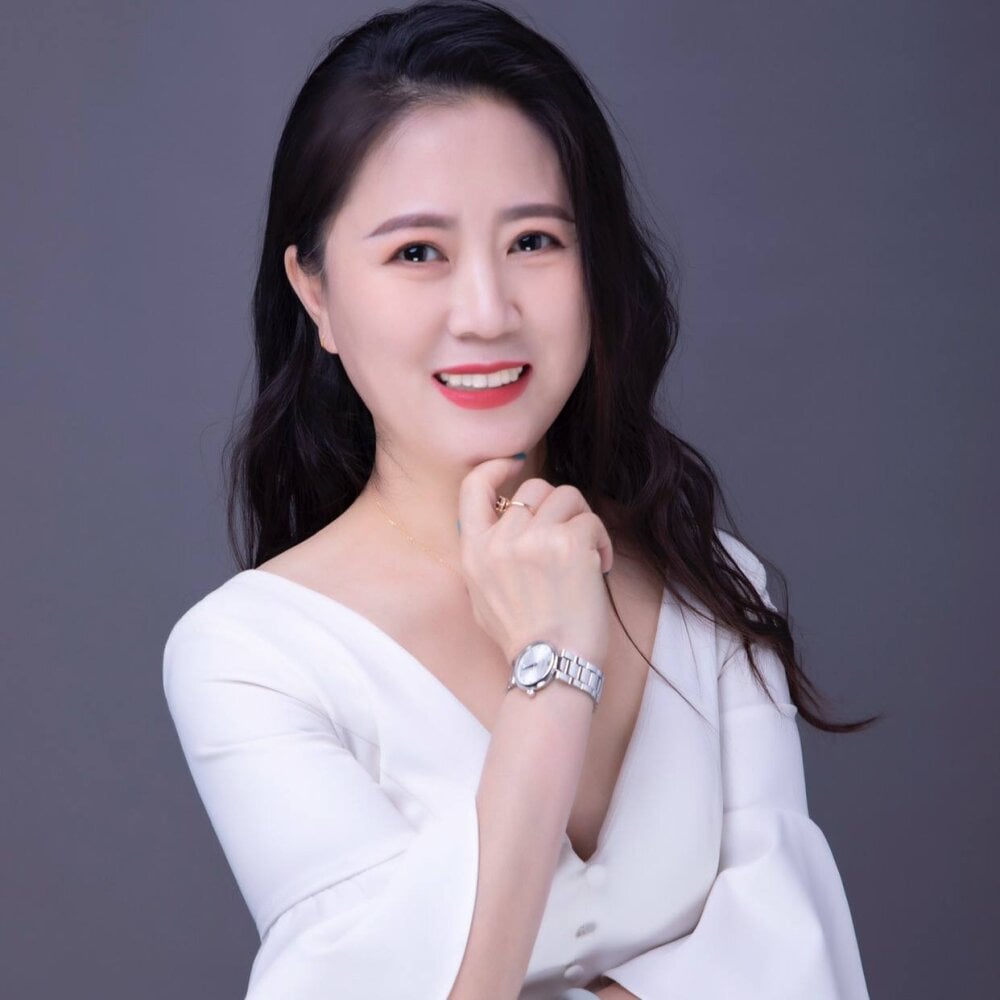 alisaping live cam model at StripChat