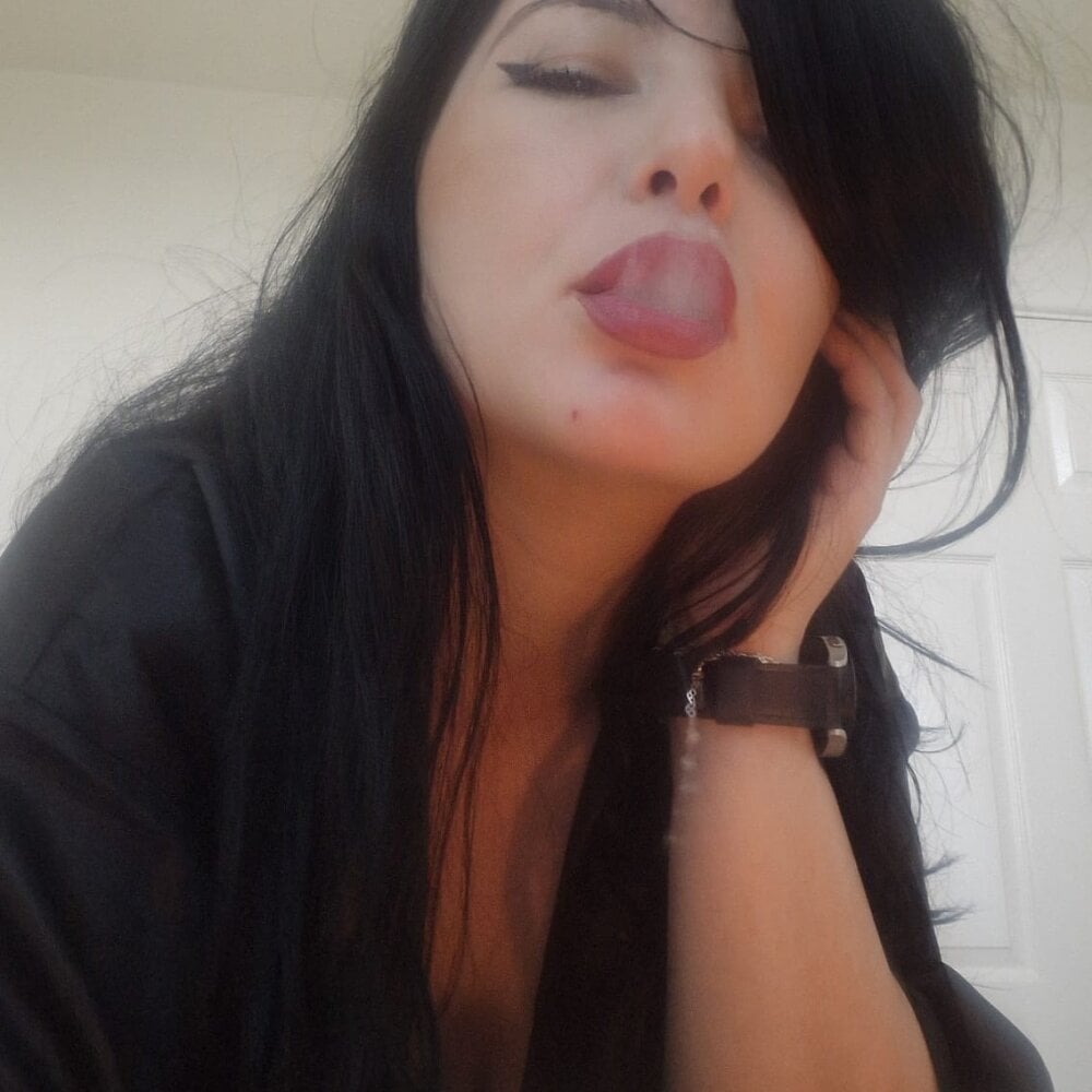 stripchat kasiadavis webcam profile pic via sexcityguide.com