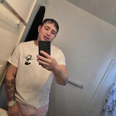 tucatire23 from stripchat