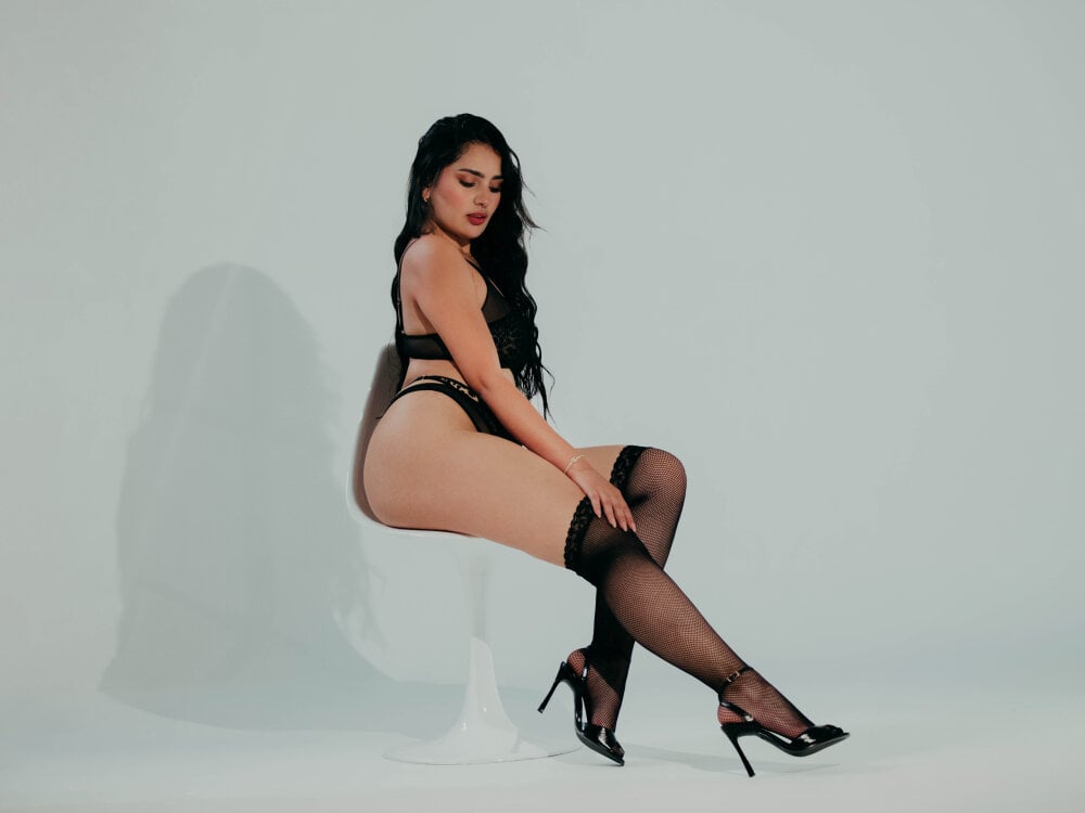 pornos.live valrosse livesex profile in romaniagmt2 cams