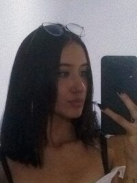 Lia-simons' Offline Chat Room