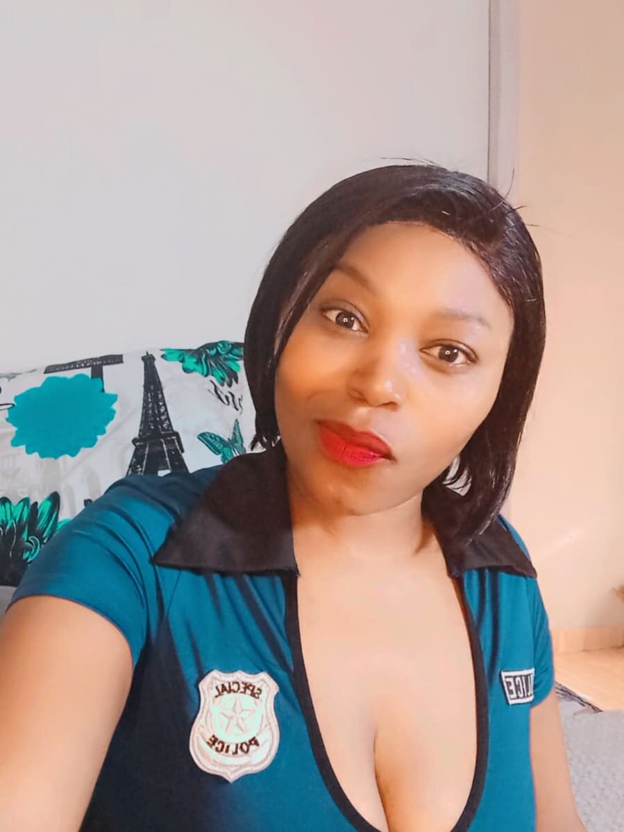 stripchat darkdoll123 webcam profile pic via iluvcams.com