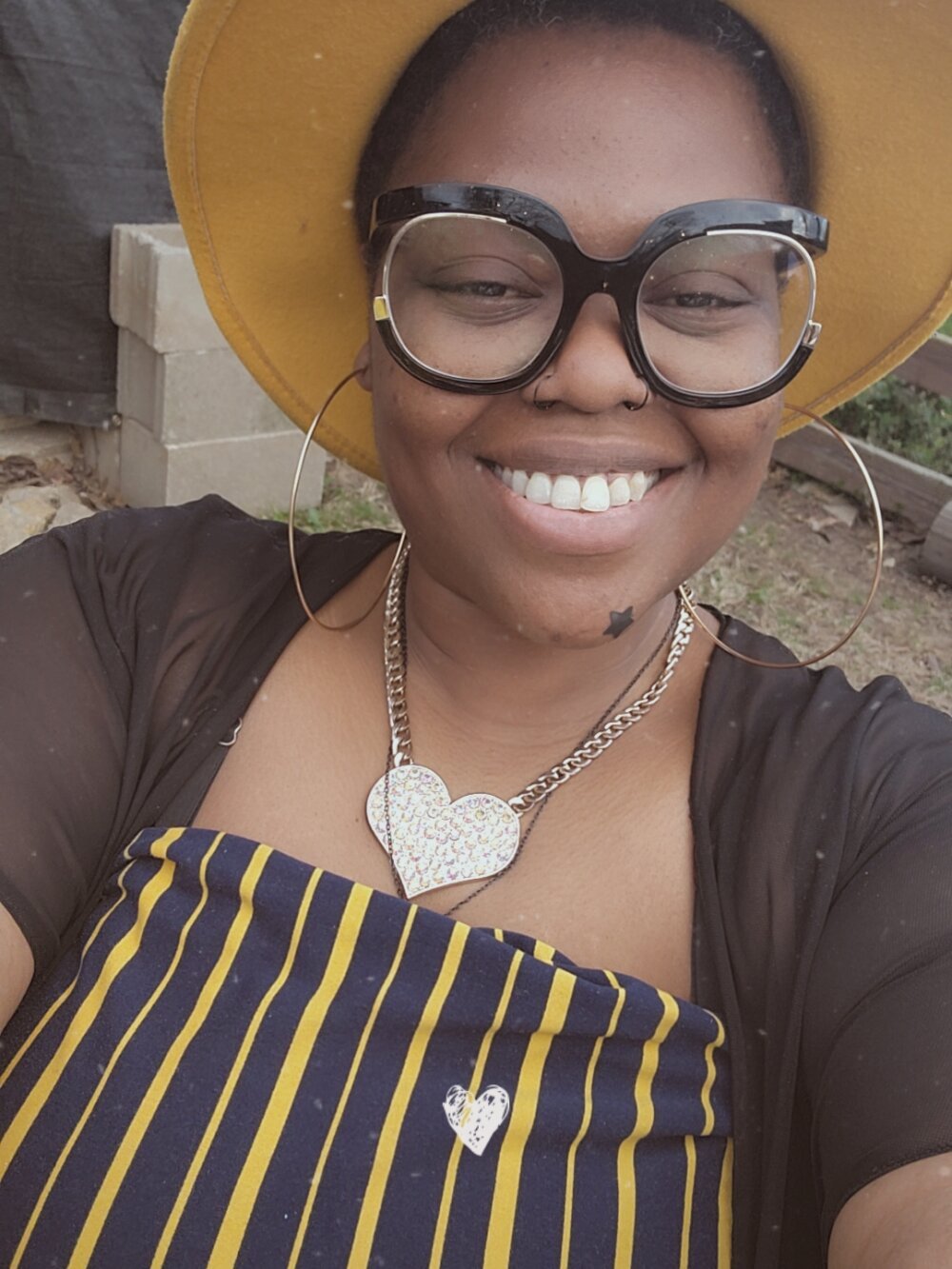 stripchat thickkmadamm webcam profile pic via cheapadultsexcams.com