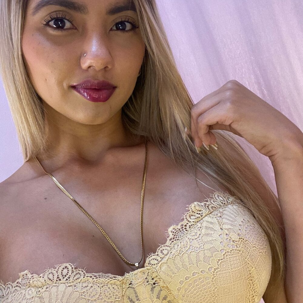 LanaRoadhes_ profile