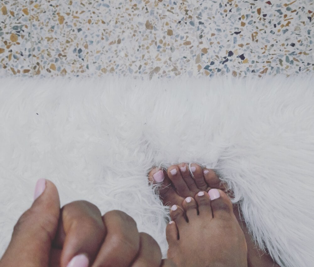 cheapadultsexcams.com tina_mml livesex profile in italian cams