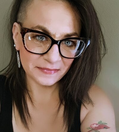 NJean17 Female White Live Webcam Striptease