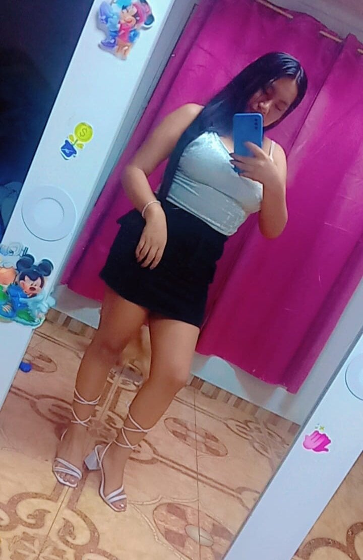 sexcam3d.net veronicaa_squirt livesex profile in swiss-damn-its-expensive-for-me cams