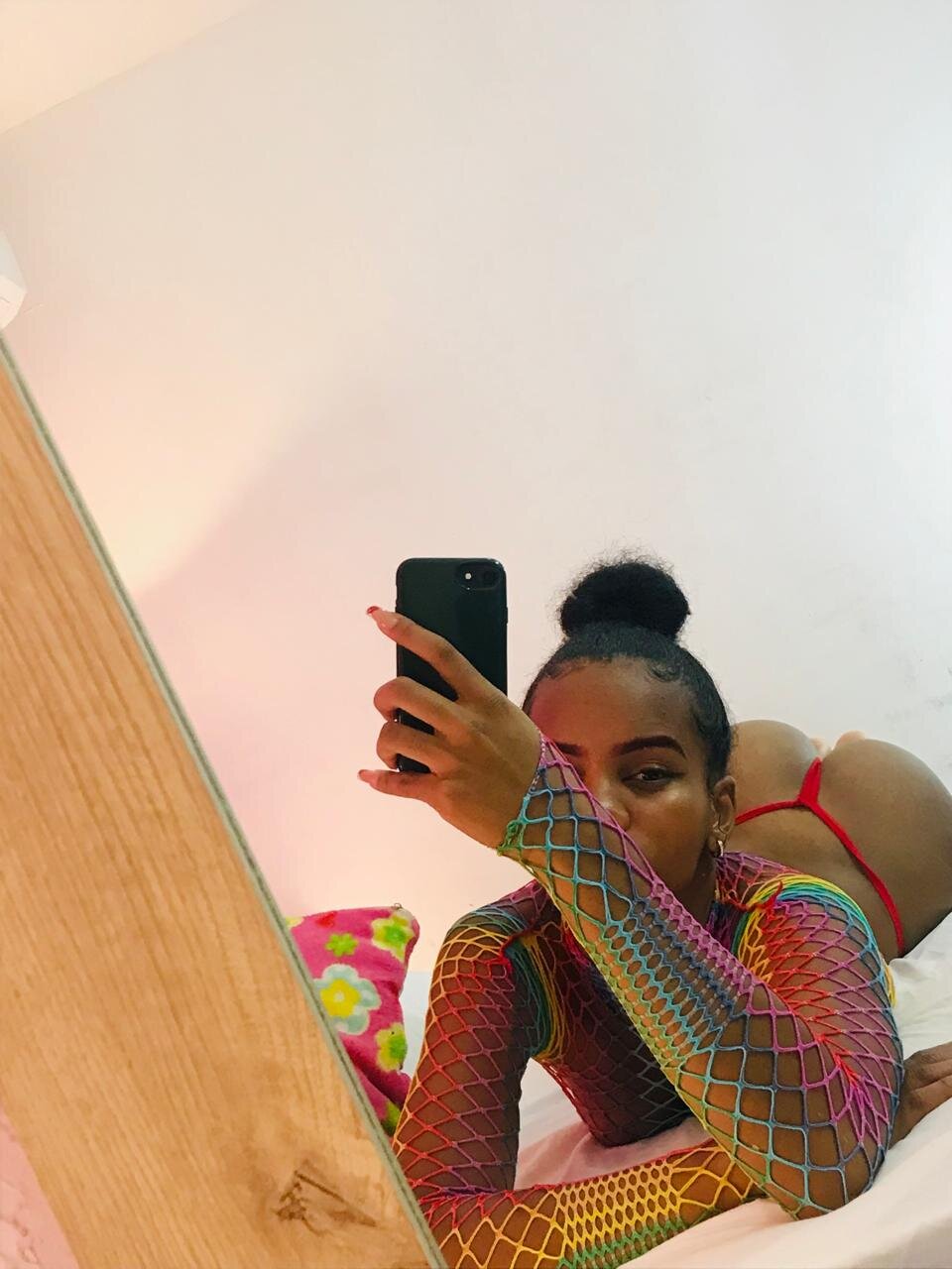 ebony_swett