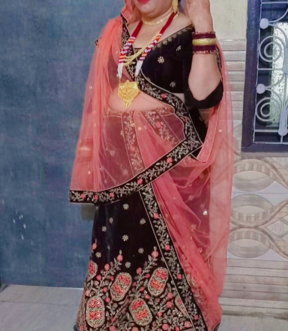 stripchat htty-notty-shanaya webcam profile pic via onaircams.com