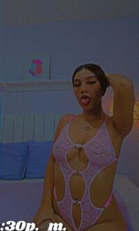 Georginaa's Live Sex Cam Show