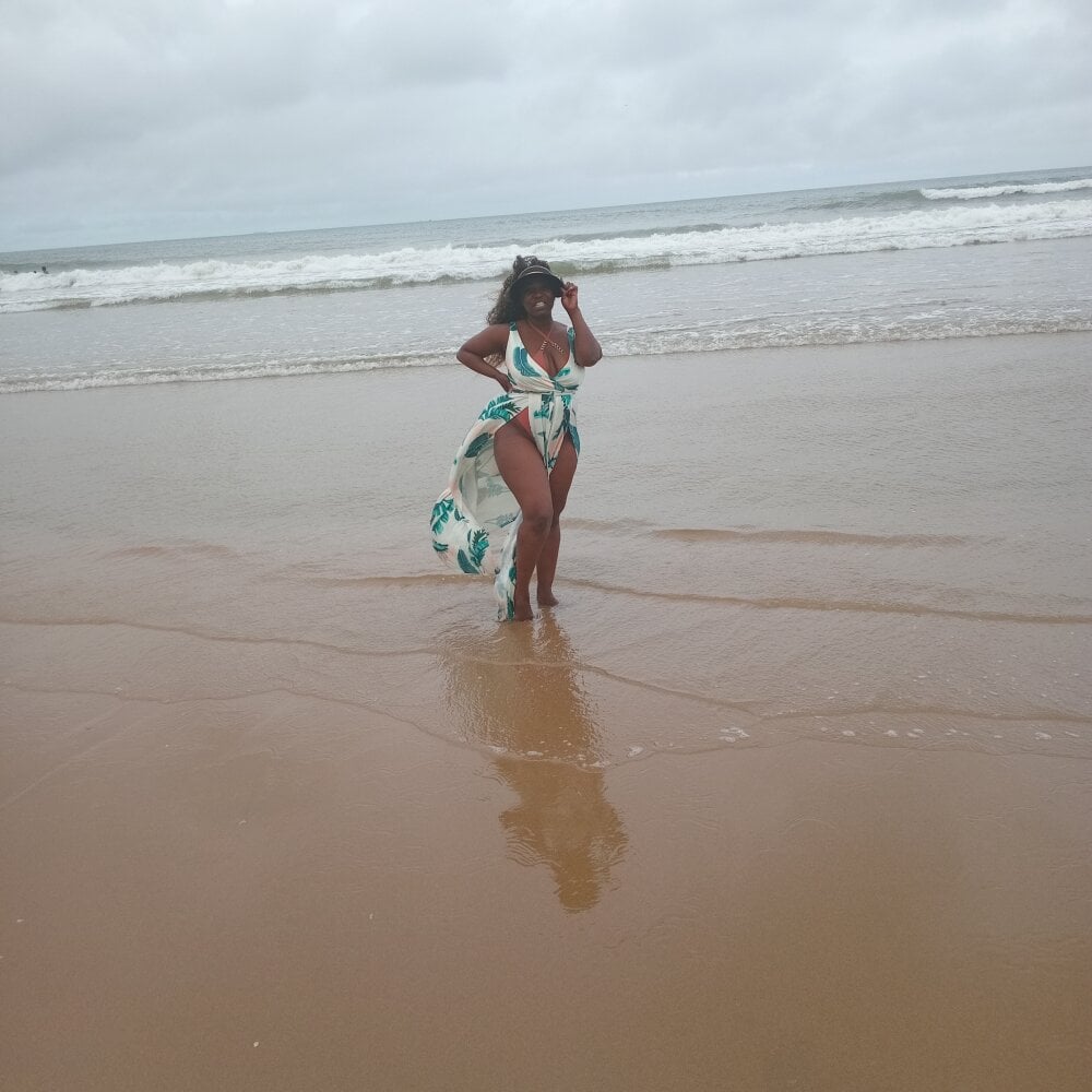 Live sex webcam photo for Cinderellablack #292412418