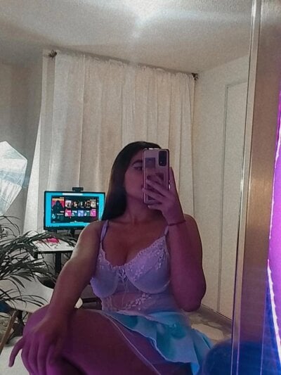 Taylor_inosentsex1 on StripChat