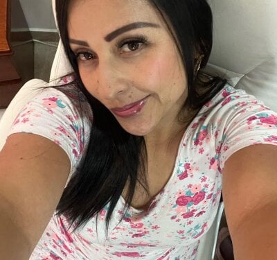 Emiily_88 - Stripchat Glamour Best Cam2cam Girl 