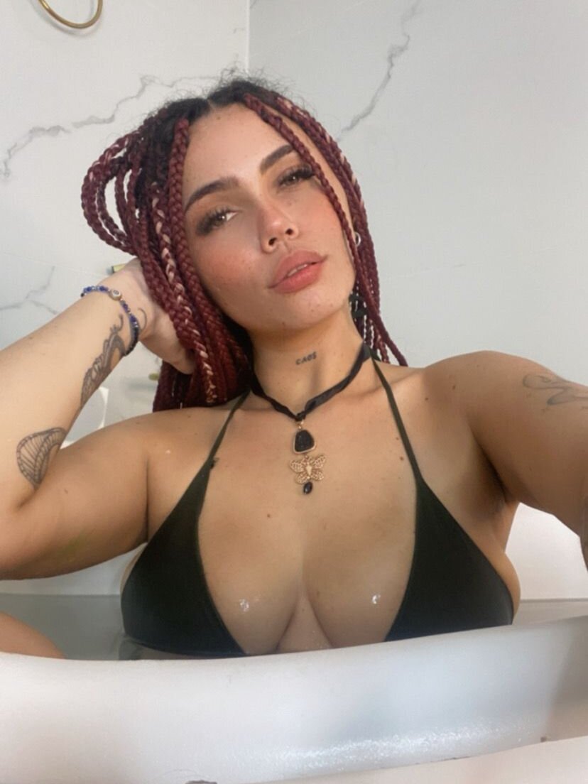 nina_cat420 profile