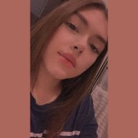 AlinaaJones' Offline Chat Room