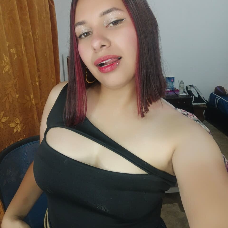 stripchat sweet_kataleyadirty19 webcam profile pic via sexlivecamsites.com