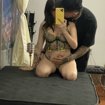 AnnyAndDourman Couple Newcheapprivates Live Webcam Striptease
