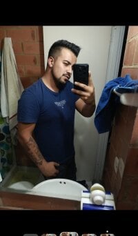 Lopez9901's webcam live show