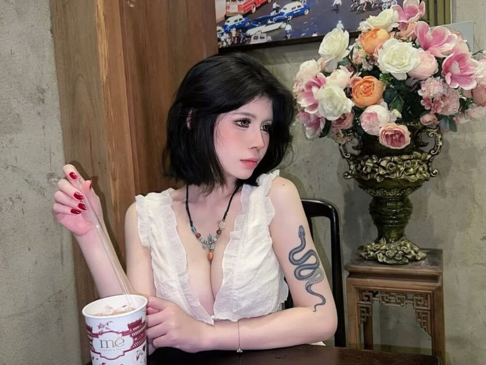 ni_ni22 webcam profile - Sri Lankan