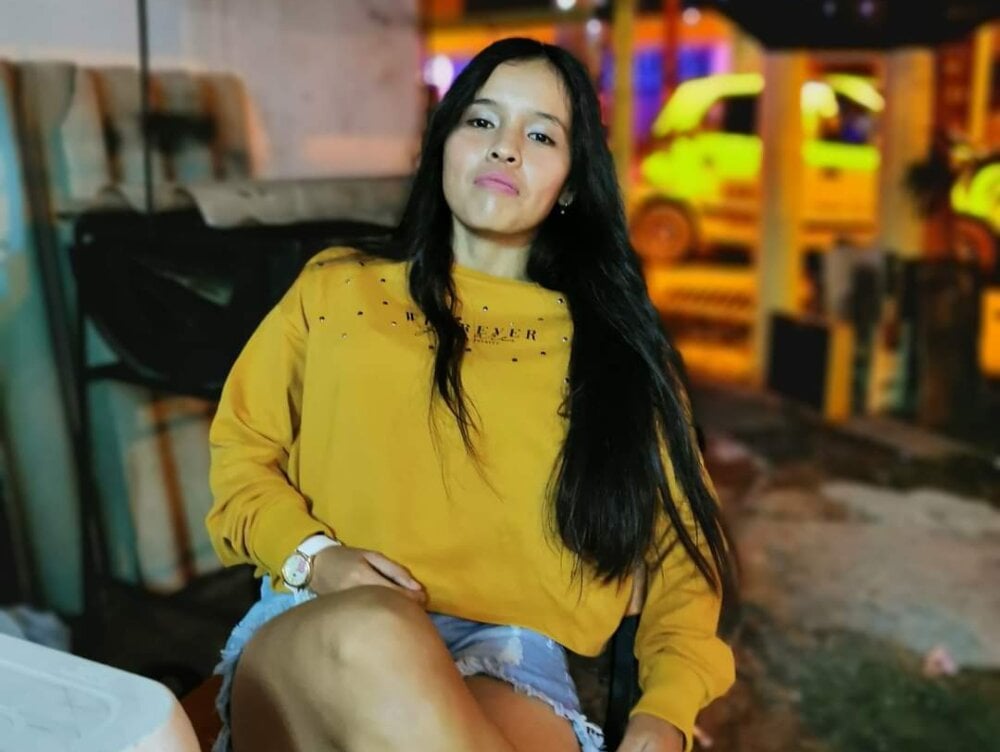 charlotte_latina24 profile