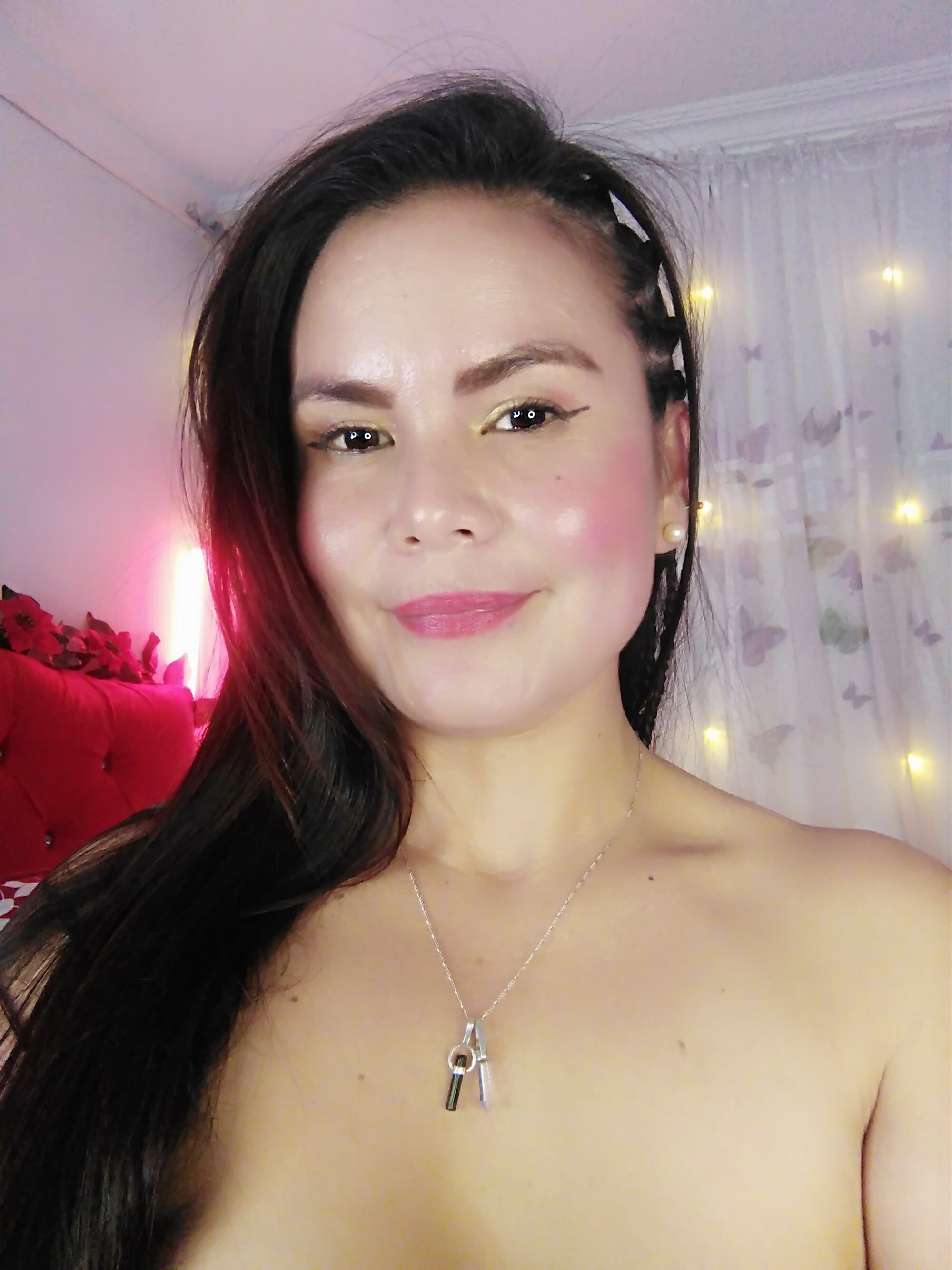 Bella__Hadiid__