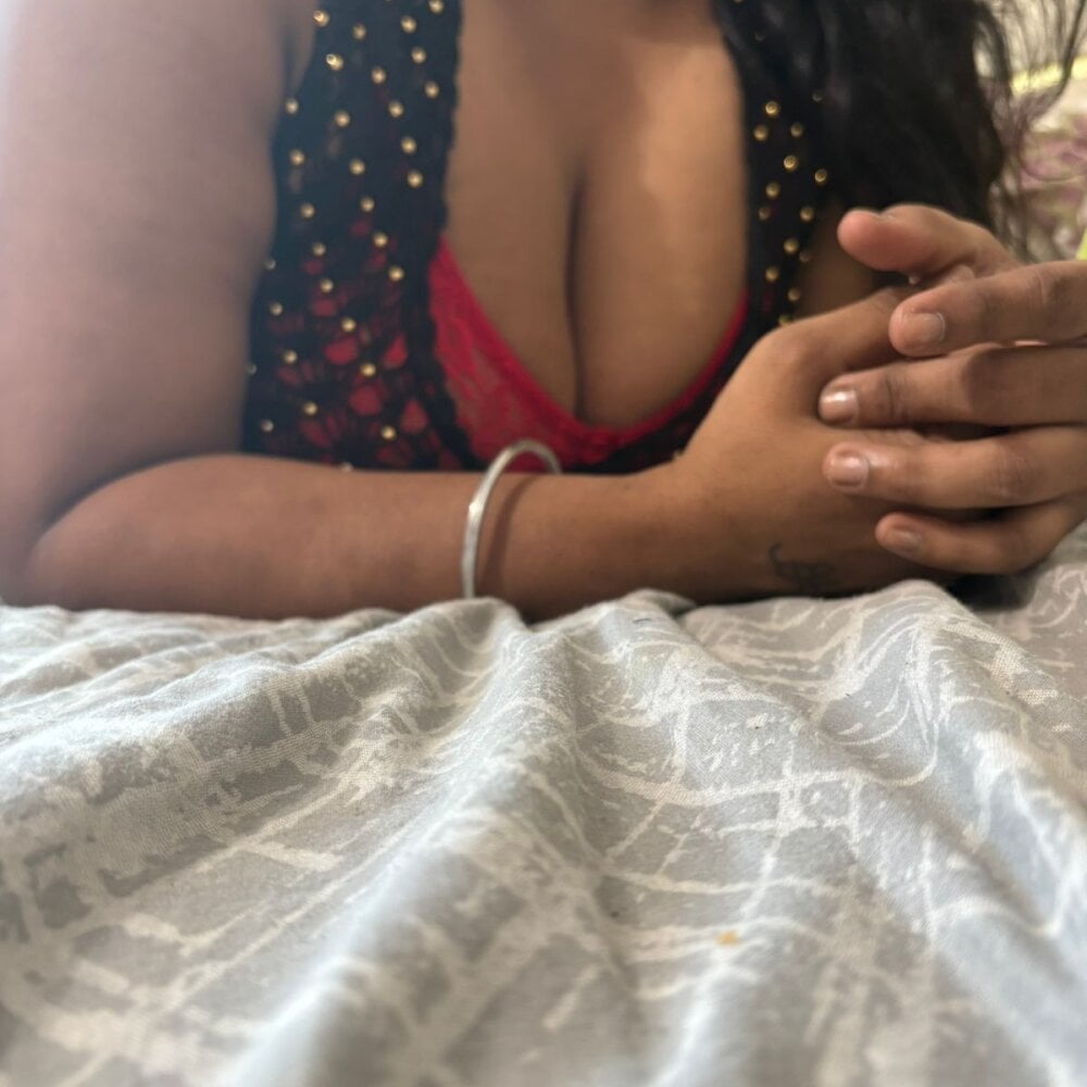 hotty_saanj