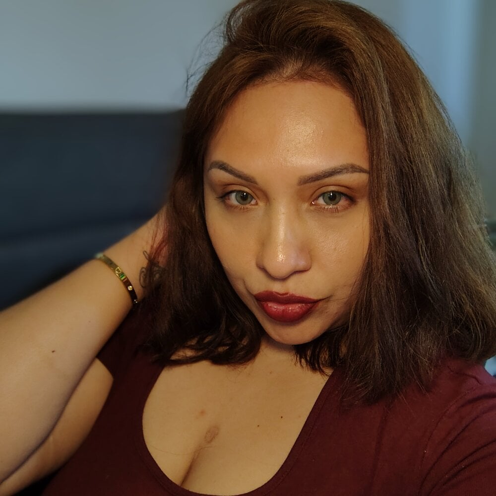 linalooove profile