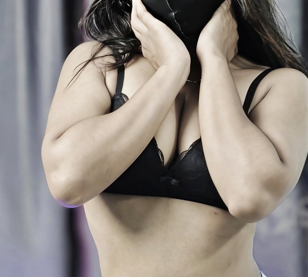 stripchat praptitelugu webcam profile pic via livesexr.com