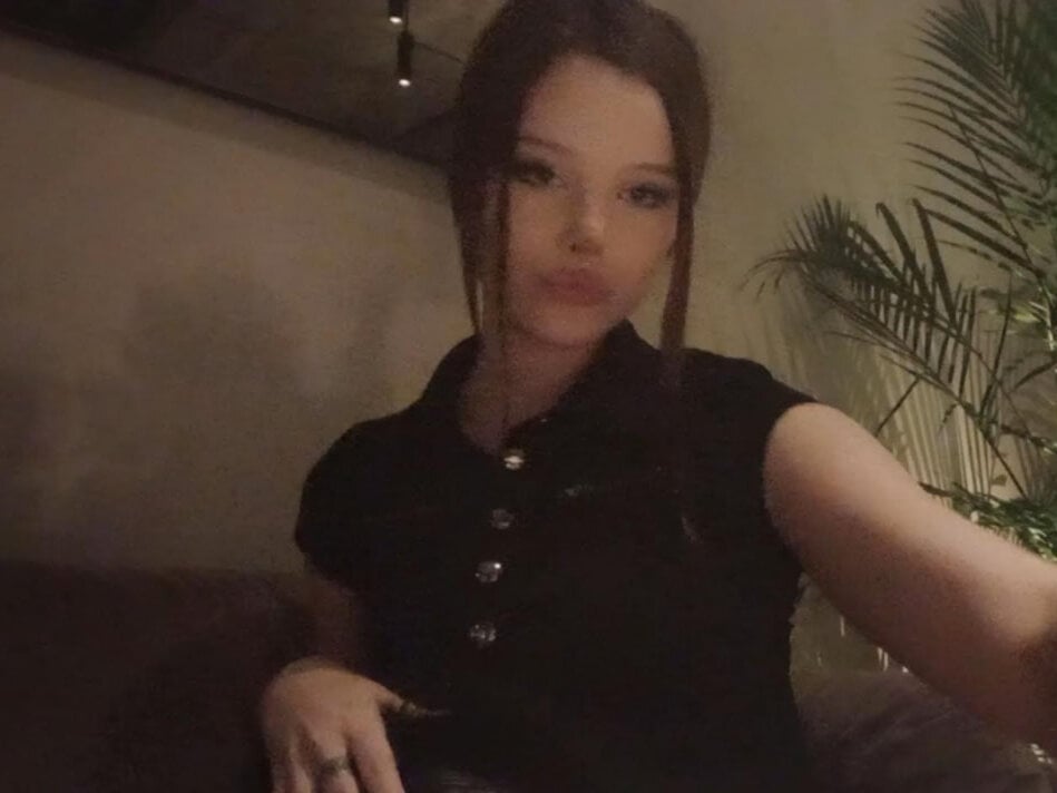 lilylevine webcam profile - Australian