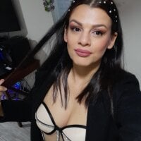 Esmeralda__pink's Offline Chat Room