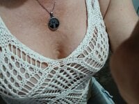 julieta999's webcam live show