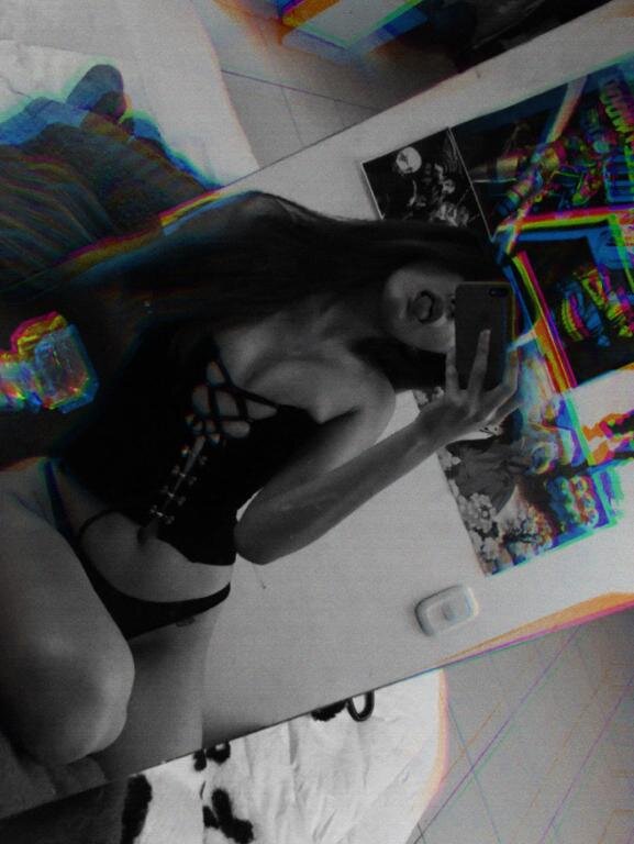 PrettyAle 🌅 free live chat