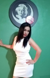Betty_page's Offline Chat Room