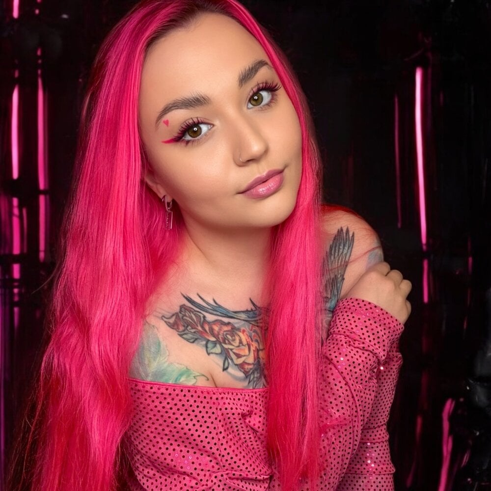 Live sex webcam photo for PinkHurricaneOfficial #290318202