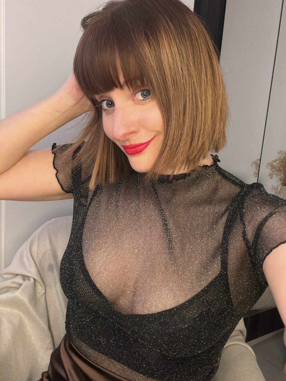 victoirenextdoor