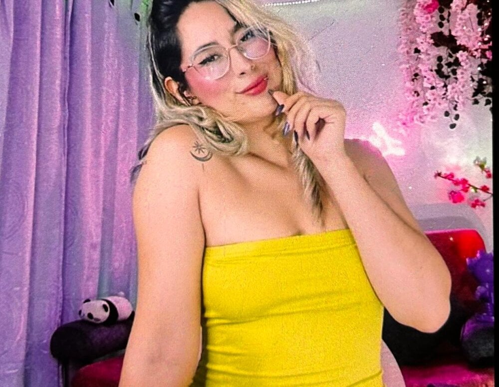 lunaagrey_ from stripchat