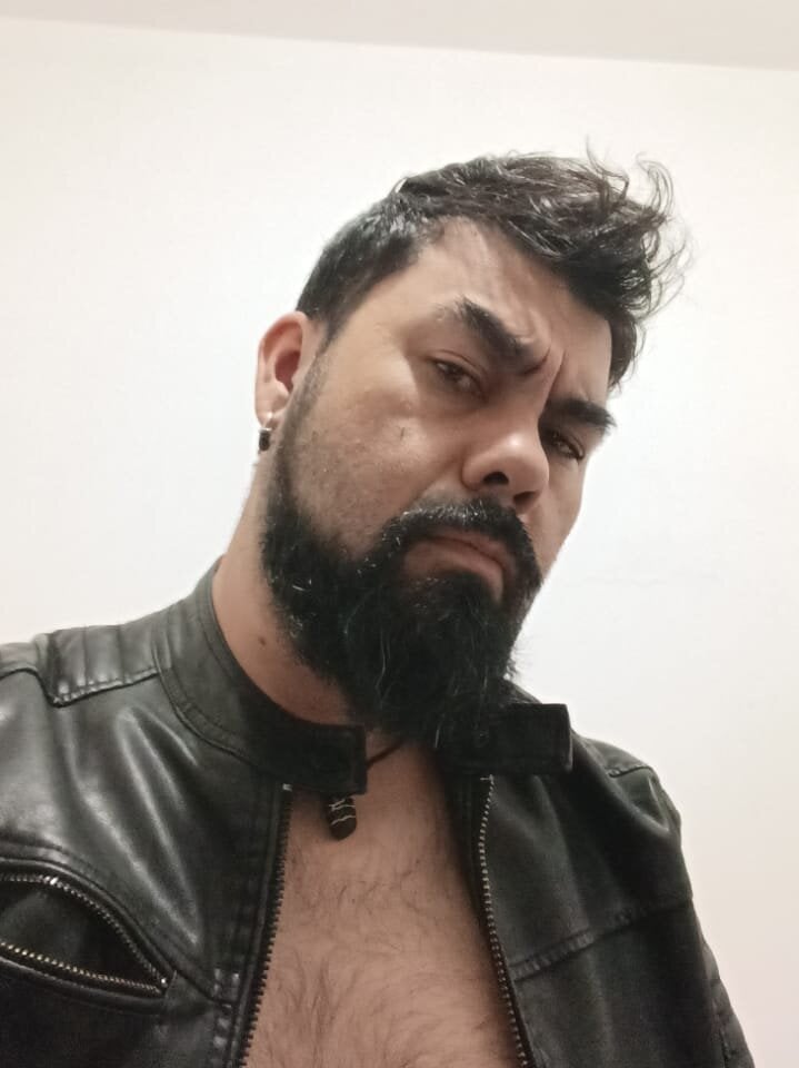 thethickbear from stripchat