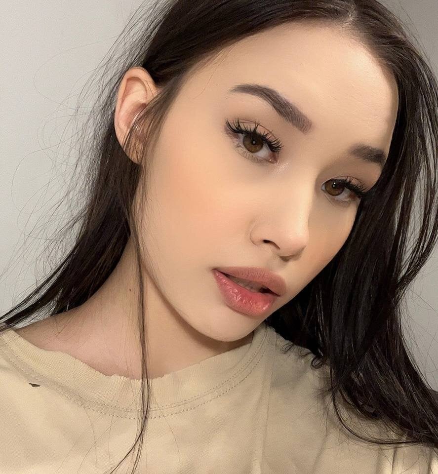 Amalia_3's Offline XXX Chat