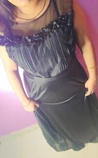 Deshi_bhabhi1's Offline Chat Room