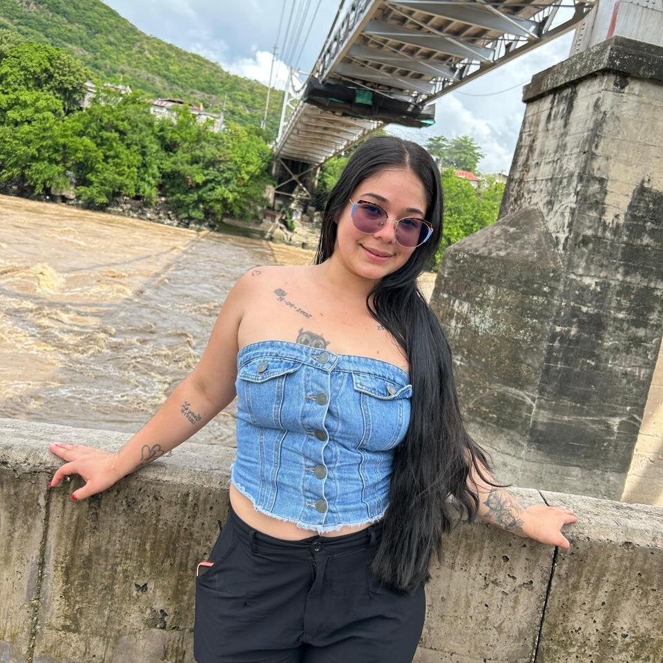 amateursex-livecam.com zailye_ livesex profile in spankingpaddling cams