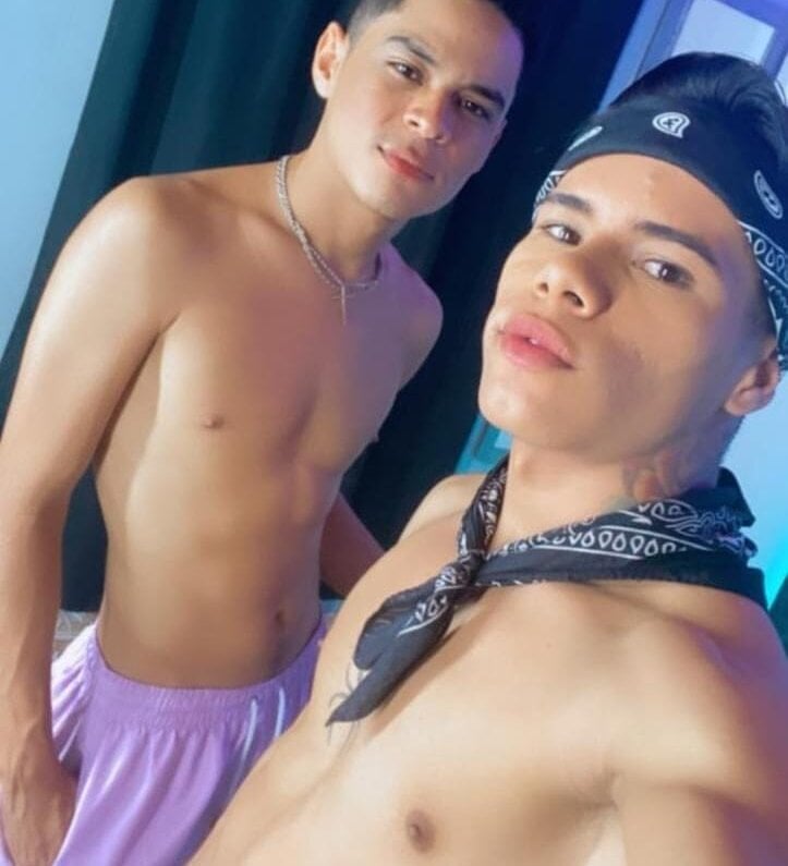 Watch  Gamer_boys live on cam at StripChat