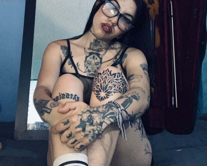 Live sex webcam photo for JULIETHWYATT #289654958